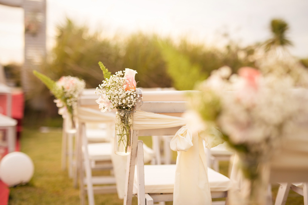  Decoration was in subtle and romantic tones of white and pink. 